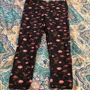 Fabletics flowered capris leggings